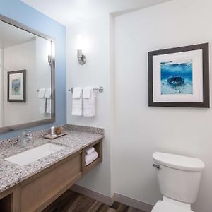 Corner Queen Room